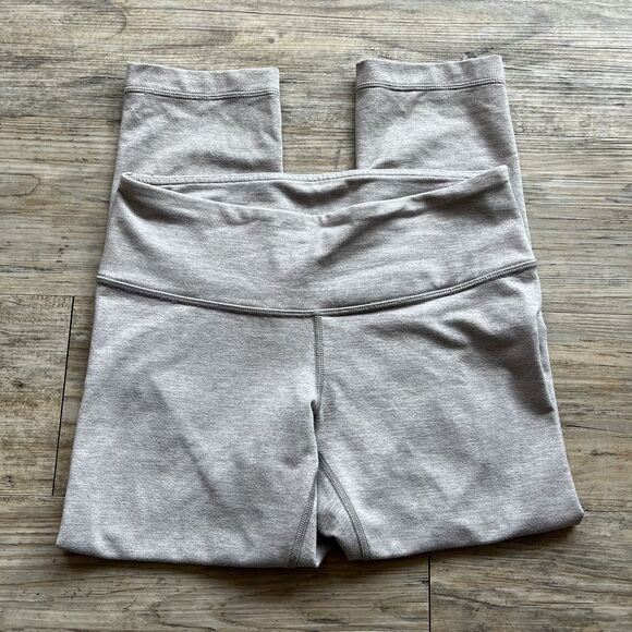 Lululemon Crop Leggings 20" 6 Medium Light Gray Yoga Workout - Picture 1 of 9